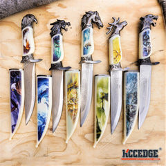 13" COLLECTOR'S HUNTING WILDLIFE DAGGER 5 Types Animal Head Pommel Fixed Blade Graphic Scene on Scabbard